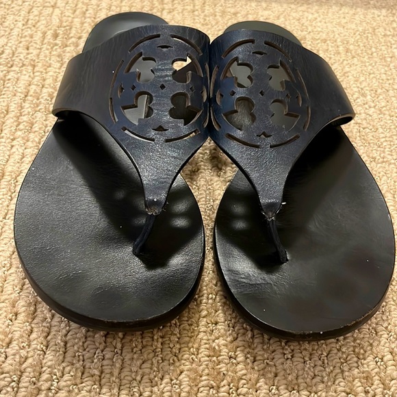 Tory Burch black leather sandal - Picture 2 of 4